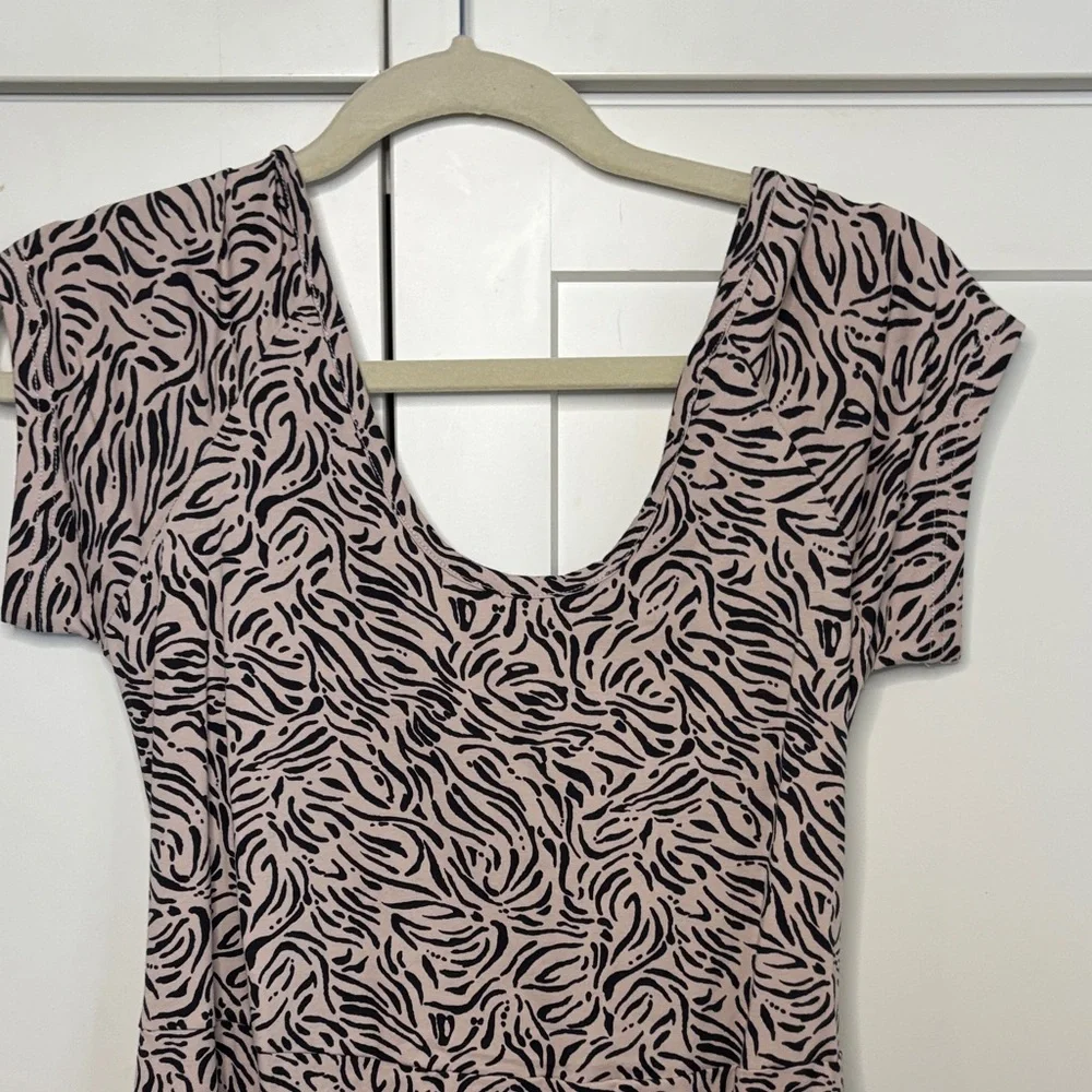 Chic Brown and Cream Patterned Midi Dress - Picture 3 of 6